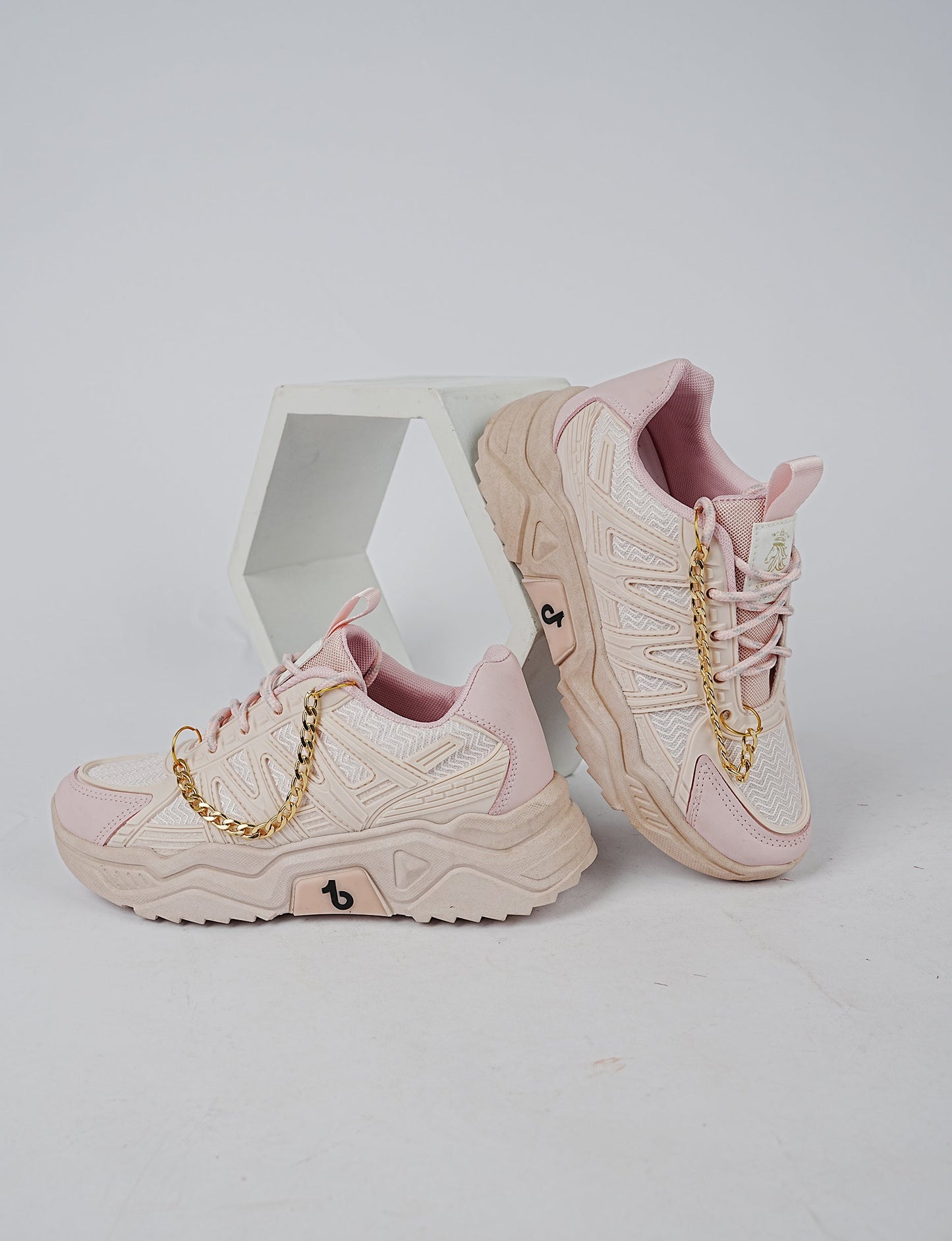 Women Blossom Trail Sneakers