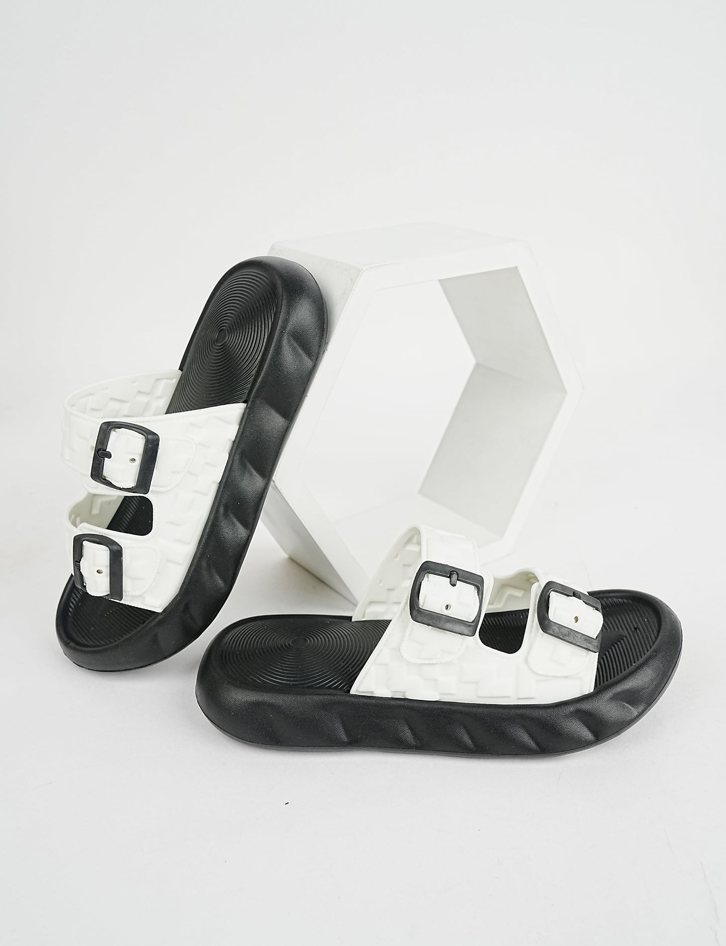 SLIPPER-B-0100-BLK-WHT