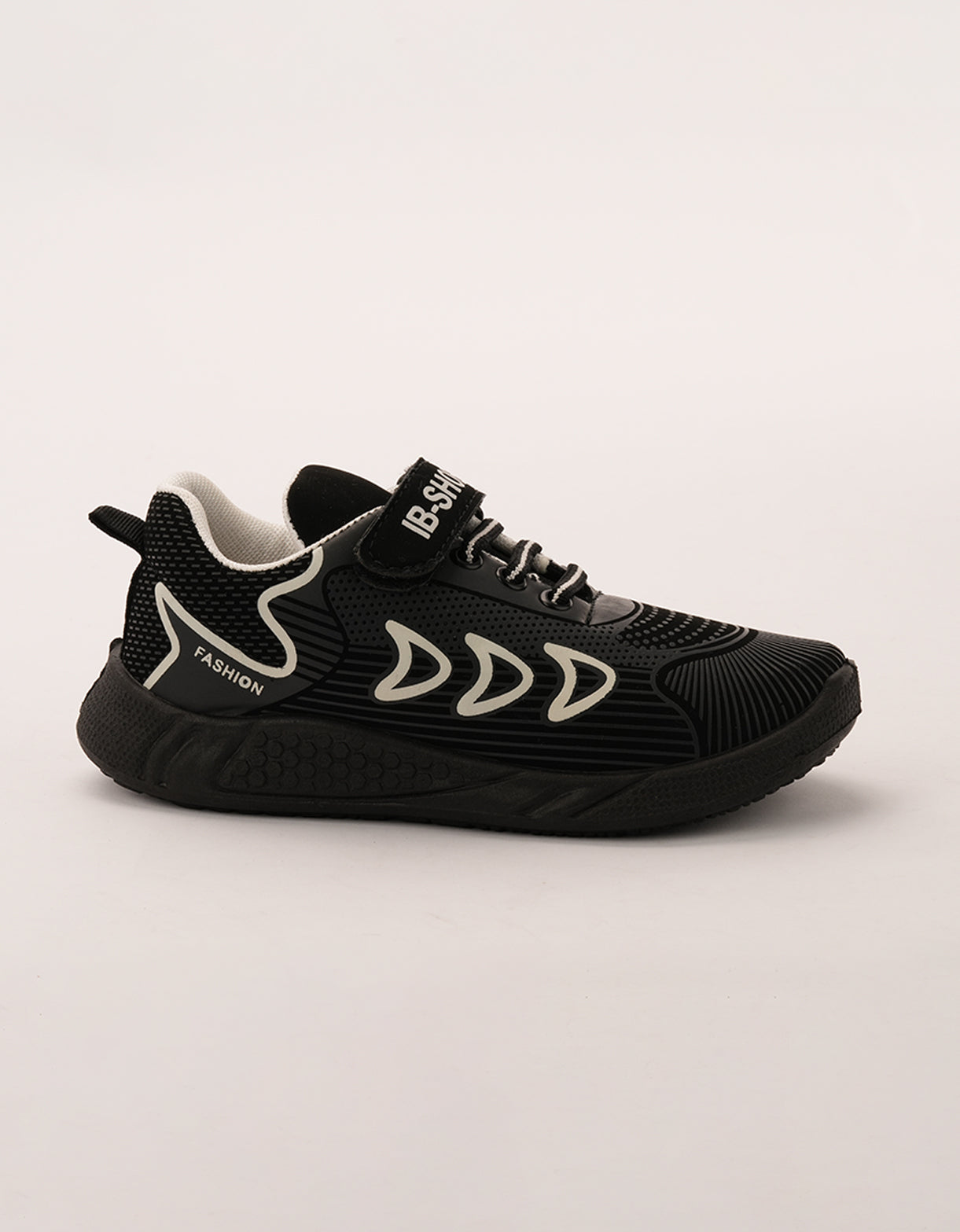 Polar Dash - Kids' Sporty Sneakers in Black and White