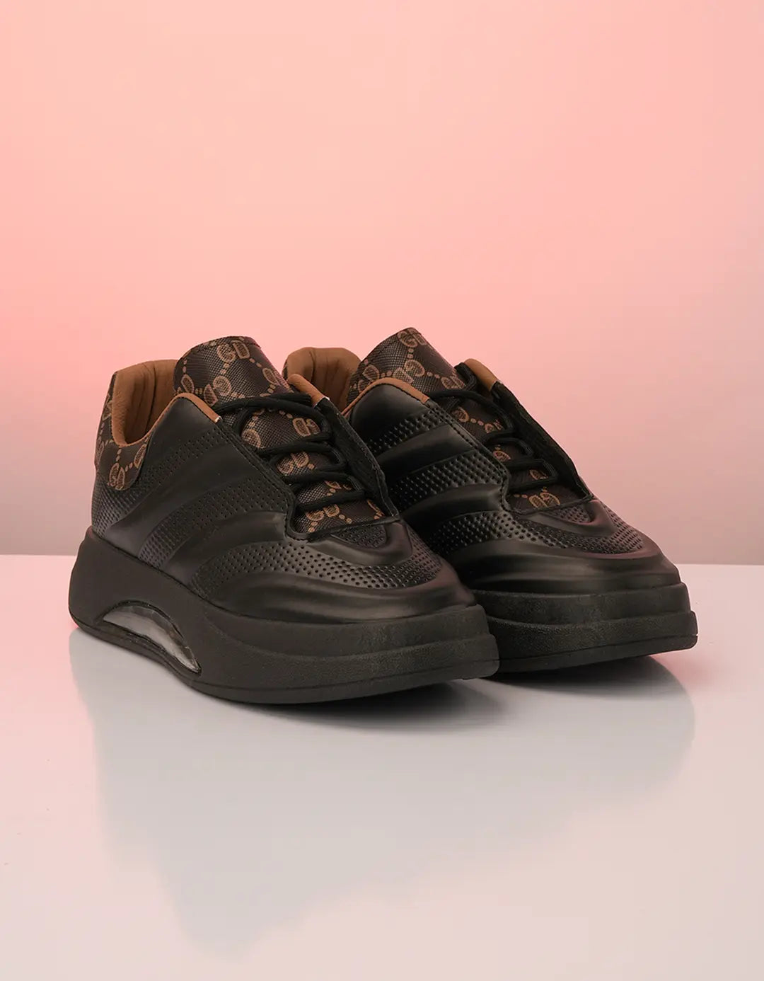 Elegant Noir Monogram Sneakers